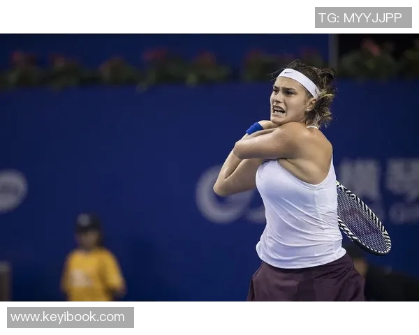 高个子辫子足球球星展现个人风采与场上魅力的精彩瞬间